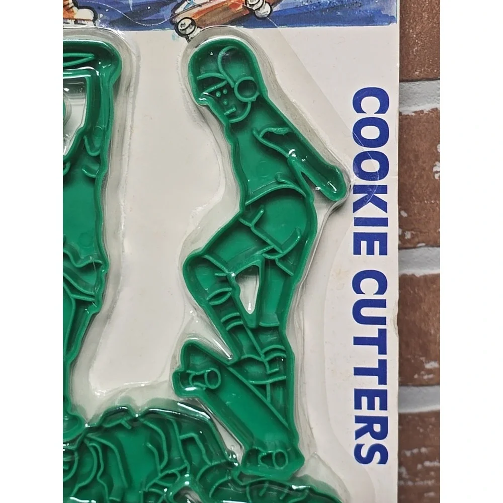 Vintage 1989 LK Manufacturing Cookie Cutters Set Hockey Player New Sealed USA